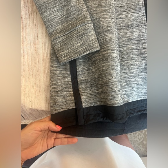 Pick your path jacket lululemon zip up jacket size 4 worn once! - Picture 3 of 8